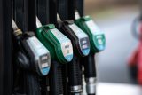 Benzin stojí o 2,71 koruny více než před rokem. Dál rostou i ceny nafty, důvodem je zdražování ropy