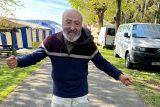 Žádný trénink, práce na zahradě a úsměv. 82letý španělský penzista uběhl za šest dnů 410 kilometrů