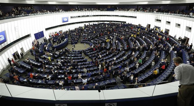Zavolíme! Kandidáti do eurovoleb se utkají v debatě vysílané i studentům škol