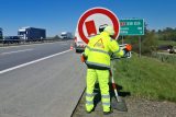 V Česku přibyla další místa, kde platí zákaz předjíždění kamionů. Na D1 se mění značení