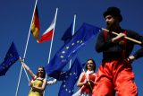 248 miliard eur z unijních fondů a 266 tisíc studentů na Erasmu. Polsko slaví výročí vstupu do Unie