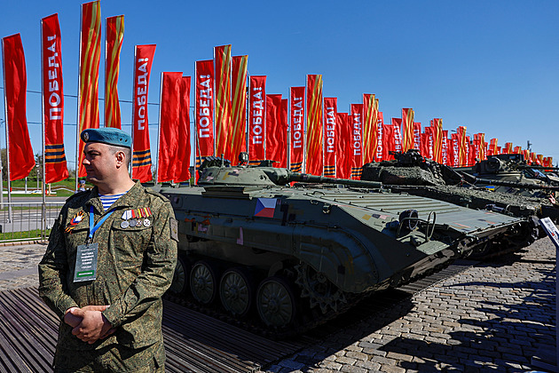 Moskva se chlubí stroji ukořistěnými Ukrajině: Abramsy, Leopardy i českými BVP