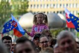 Politická i občanská bitva o televizi. V Bratislavě protestovalo 4000 lidí proti zrušení RTVS