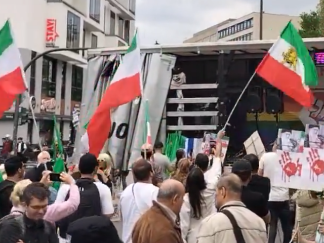 Demonstraci proti chalífátu v Hamburku narušili islamisté