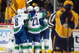 Hokejisté Vancouveru se probojovali do 2. kola play-off NHL, obhájce trofeje Vegas si vynutil sedmý zápas