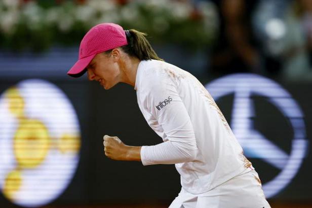 

Z titulu v Madridu se raduje Šwiateková, ve finále porazila Sabalenkovou

