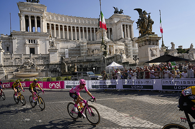 ONLINE: Italské Giro začíná. Kdo se jako první oblékne do růžové?