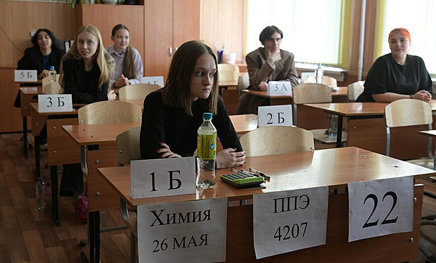 Pokroková a proti válce. V Rusku končí poslední škola vyučující „podle Západu“