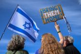 ‚Musíme přivést zpět všechny.‘ Tisíce Izraelců žádaly, aby Netanjahu přijal dohodu o příměří s Hamásem