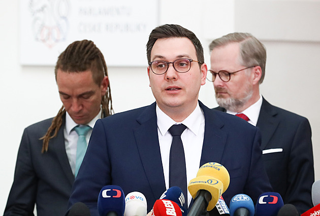 Vláda odvolala velvyslance v Rusku Pivoňku, řekl ministr Lipavský