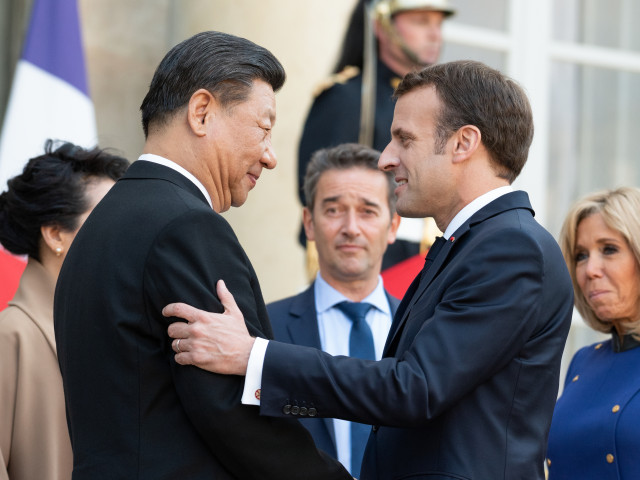 Macron a Si Ťin-pching chtějí olympiádu bez bojů. „Je čas na mírový summit,“ řekl Si o Ukrajině