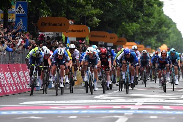 

Merlier zvítězil ve třetí etapě Giro d'Italia, útok na triumf nevyšel Pogačarovi

