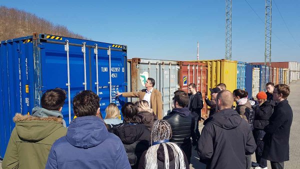 Se studenty Katedry logistiky na exkurzích z města kontejnerů k největšímu námořnímu rejdaři a dál k akreditaci Evropské logistické asociace