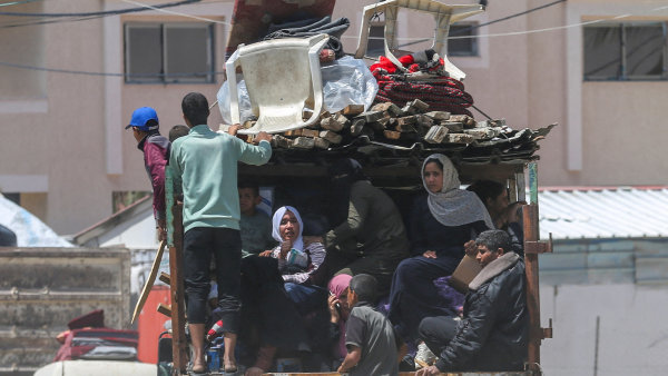 Zlom ve válce v Gaze: Izrael zřejmě brzy zaútočí na přelidněné město Rafáh, svět se bojí masakru