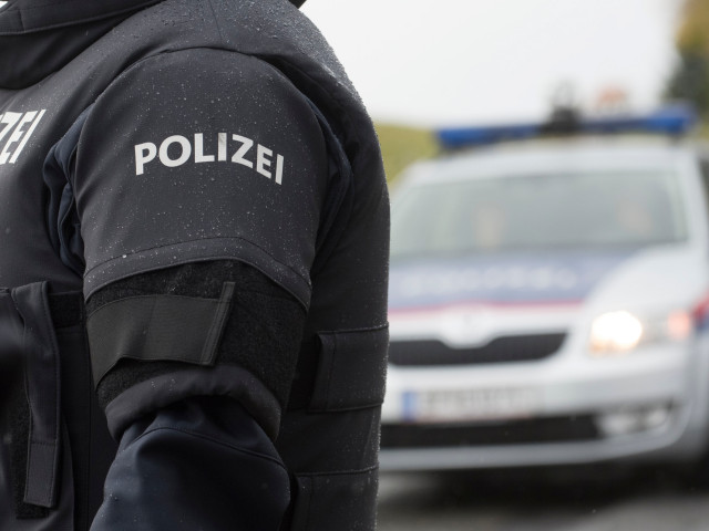 Divoká honička rakouské policie se dvěma Čechy. Po proražených zátarasech přišlo zatčení