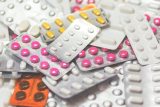 Léky na předpis poštou? ‚Usnadní život‘, míní asociace pacientů. ‚Ohrozí kamenné lékárny‘, oponují lékárníci