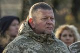 Bývalý velitel ukrajinských vojenských sil Zalužnyj končí v armádě. Bude velvyslancem v Británii