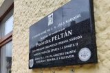 Radista v odboji obvykle přežil tři měsíce, Peltán vysílal přes rok. Legionáři pro něj chtějí vyznamenání