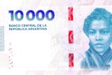 Argentina zavádí novou bankovku v hodnotě 10 tisíc pesos, jde o reakci na vysokou inflaci v zemi