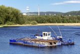 Vašek a Mates. Unikátní plovoucí bagry odtěžují sedimenty a čistí vodní nádrž na Sokolovsku