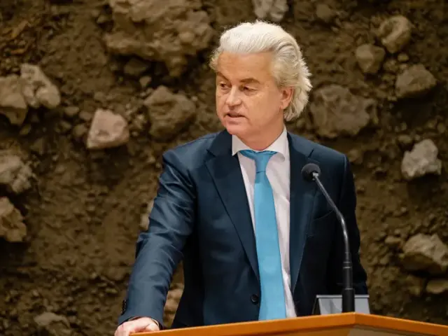 Wilders sestavil pravicovou vládu po půl roce od voleb, vzdal se postu premiéra