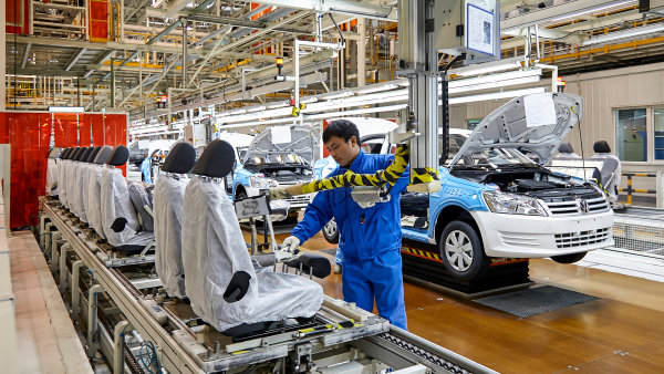 Zavede Evropa tvrdá cla na dovoz čínských aut? Němci jsou proti, Francouzům to nevadí