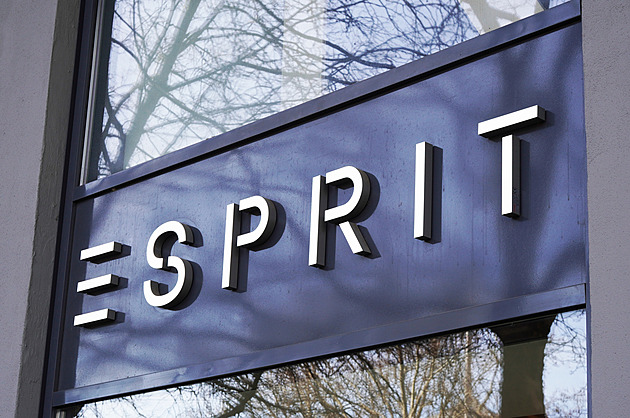 Prodejce oděvů Esprit má potíže. Podal v Německu návrh na insolvenci