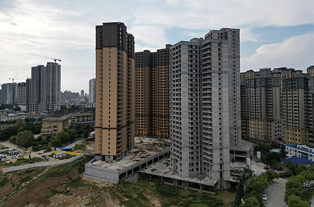 Čína oživuje realitní trh. Dovolí obcím dostavbu domů, zmírní pravidla hypoték