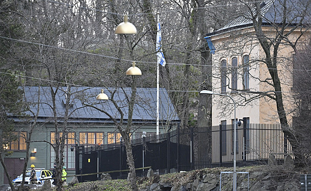U izraelské ambasády ve Stockholmu se ozývala střelba, policie uzavřela okolí