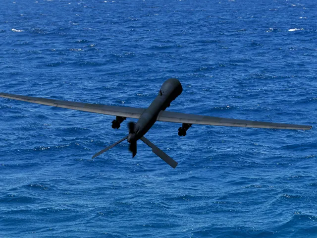 Ukrajinské drony napadly ruské černomořské základny, hlasí média