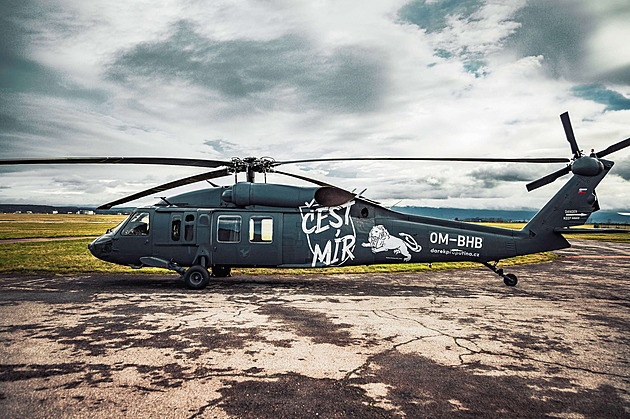 Na trhaviny pro Ukrajinu přispěli Češi téměř komplet, sbírka na vrtulník vázne