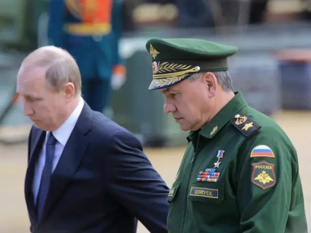 Ruskem otřásá korupční skandál na obraně. Zatýkání neovlivní dění na Ukrajině, tvrdí Peskov