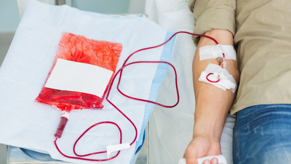 Kontaminovanou krví se vBritánii nakazilo 30 tisíc lidí