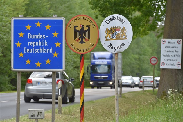 Kolony brzdí provoz na D5 a D8 před hranicemi, důvodem jsou německé kontroly