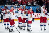 ŽIVĚ: Hokejisté hrají poslední zápas ve skupině s Kanadou, Radiožurnál Sport odvysílá přímý přenos