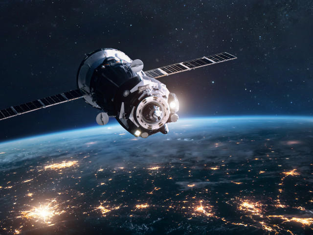 Rusko vypustilo družici schopnou ničit jiné satelity, míní USA