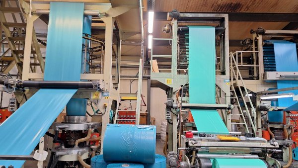 Kaufland recykluje transportní obaly. Z použité obalové fólie se stane nový materiál