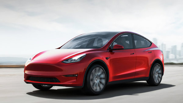 Tesla válcuje v žádostech o dotace na elektroauta Škodu i Volkswagen. Zájemců o podporu navíc svižně přibývá