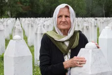 Valné shromáždění OSN schválilo den připomínající genocidu ve Srebrenici. Srbsko zuří