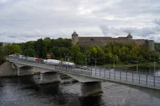 Moskva odstranila bóje na hranici s Estonskem. Nepřijatelné, reagoval šéf diplomacie EU