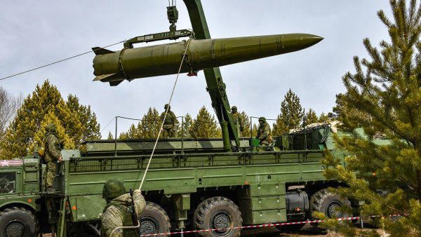 Rusové cvičí s jadernými zbraněmi a chtějí přepsat mapu Baltu. Západ je nervózní