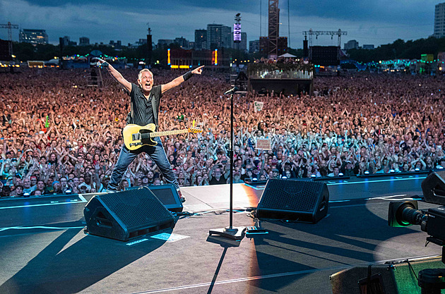 Koncert Springsteena v Praze odložili, má zdravotní potíže