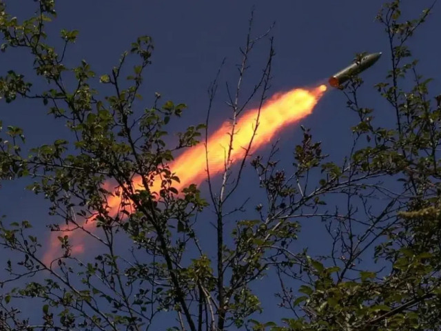 Rusko v noci zaútočilo na západ Ukrajiny raketami Kinžal a řízenými střelami
