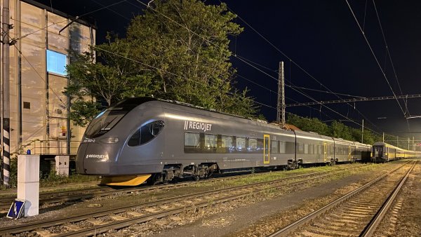 Čínský vlak s českými cestujícími dojezdil. Aspoň prozatím, budoucnost je nejistá