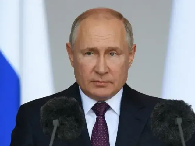 Putin varoval NATO před ukrajinskými útoky na cíle v Rusku. „Západ by měl vědět, s čím si zahrává“