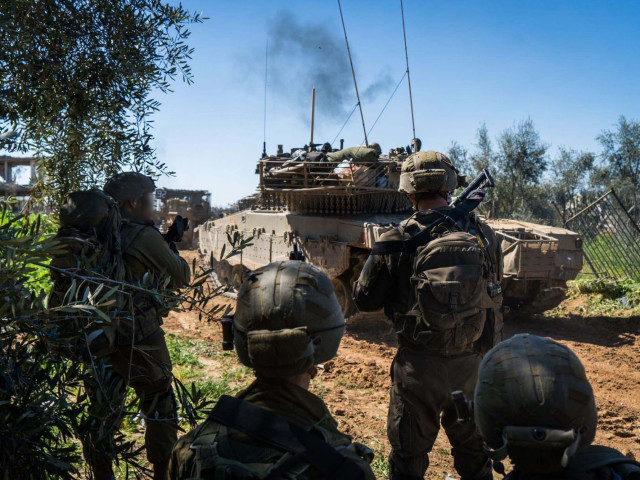 Tanky vjely do centra Rafáhu na jihu Gazy. Izrael od toho odrazovali politici i Haag