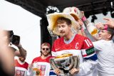 Úžasné české hokejové zlato se utápí v pivním nálevu