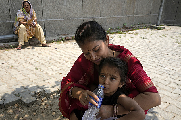V Dillí naměřili rekordních 49,9 stupně. Šetřete vodou, nabádají úřady občany