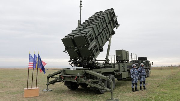 Ochrana před Ruskem? NATO má jen pět procent kapacit potřebných k odražení ruského útoku ze vzduchu