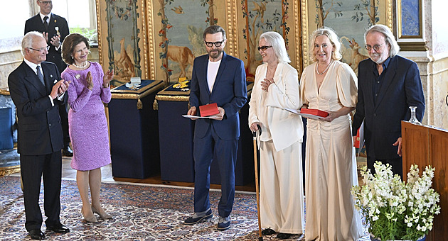 Členy skupiny ABBA vyznamenal švédský král. Dostali rytířský řád